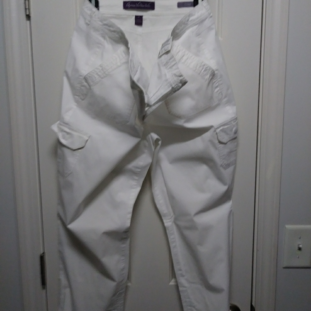 SOLD 7/20🌾  🌅White Runched Side Tie Capris - Picture 6 of 8